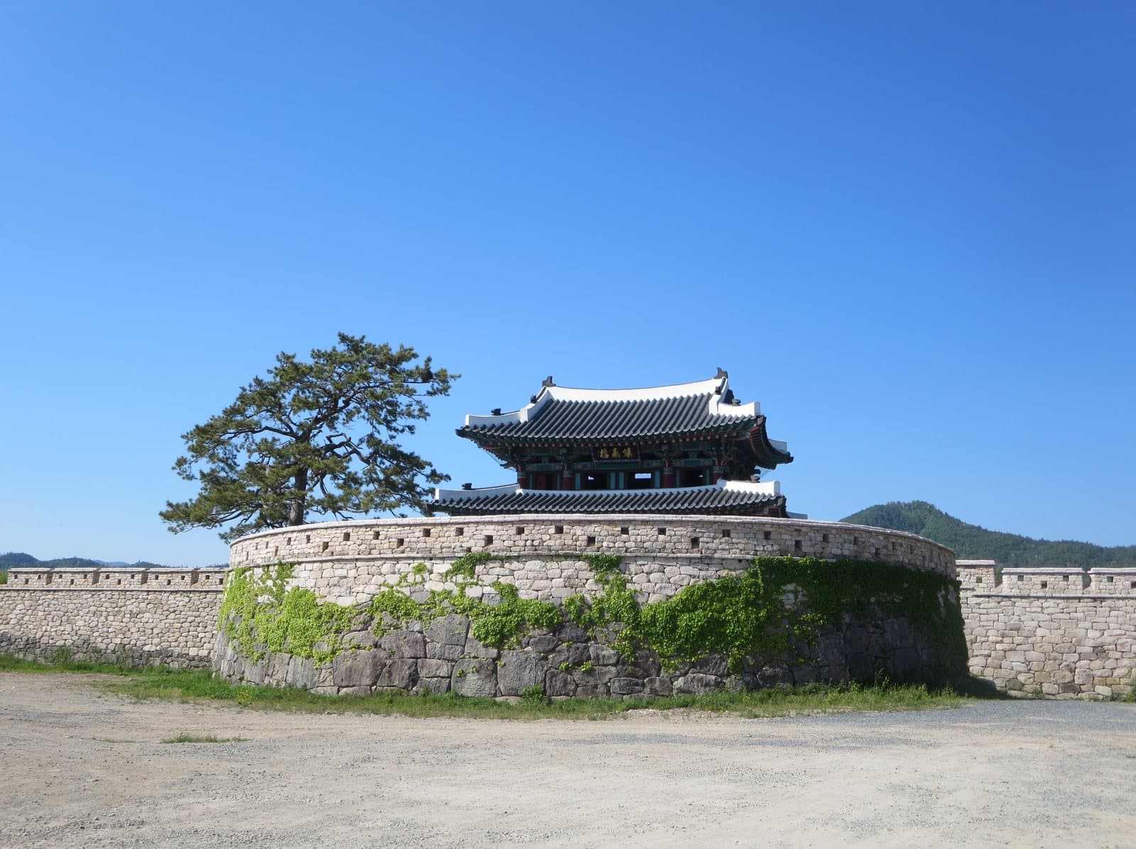 강진 전라병영성 — 강진 전라병영성 남문 일대