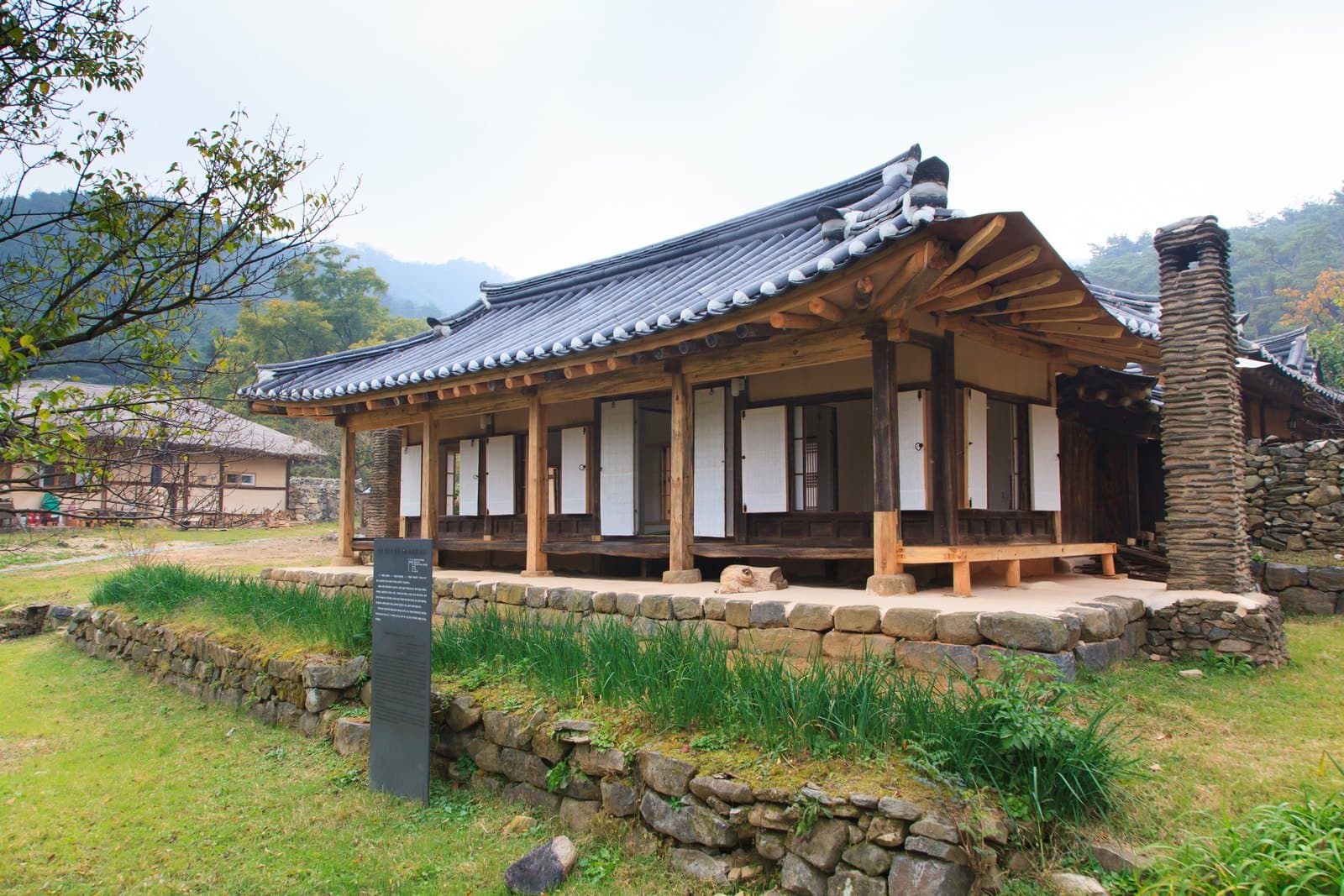 아산 용궁댁 — 아산 용궁댁_사랑채 전경 (촬영년도 : 2015년)
