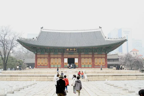 대한제국 황궁으로 사용된 덕수궁 중화전의 현재 모습